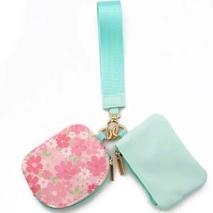 Wristlet Floral and Mint NEW